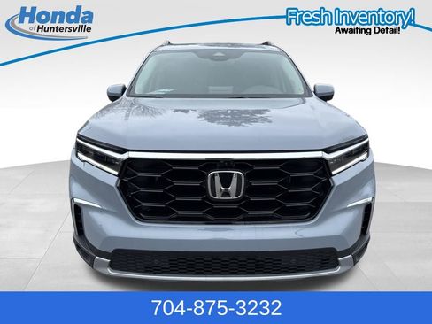 Used 2025 Honda Pilot Elite image 3