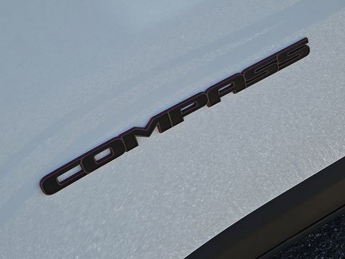 Used 2022 Jeep Compass Trailhawk image 12