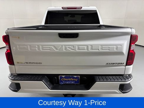 Used 2024 Chevrolet Silverado 1500 Custom RWD image 9