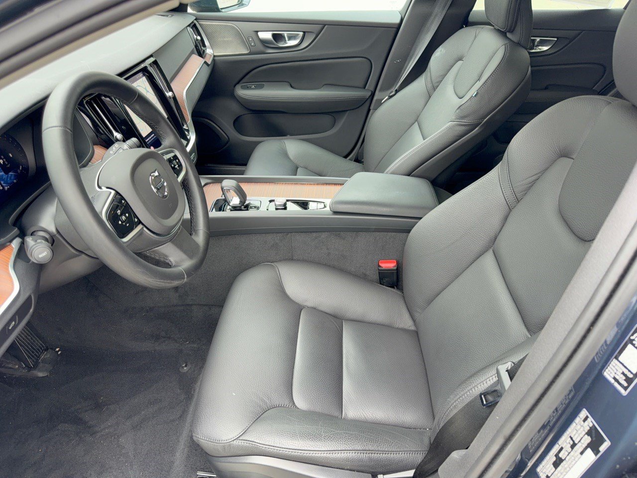Certified 2026 Volvo V60 B5 Cross Country Plus AWD/4WD image 5