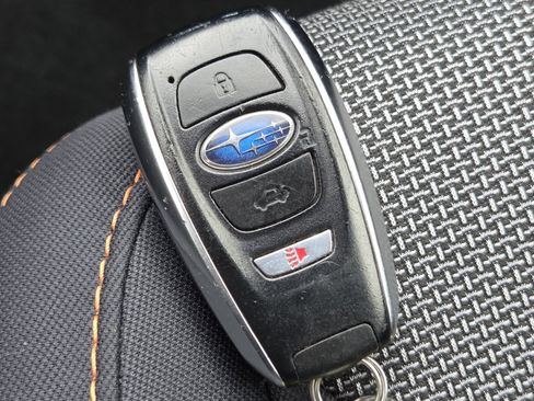Used 2020 Subaru Crosstrek 2.0i Premium w/ Moonroof Package 2 AWD/4WD image 37