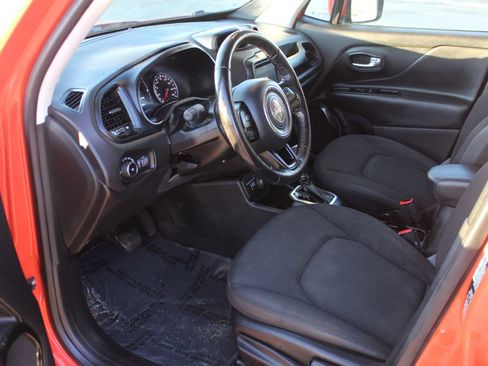 Used 2018 Jeep Renegade Altitude image 25