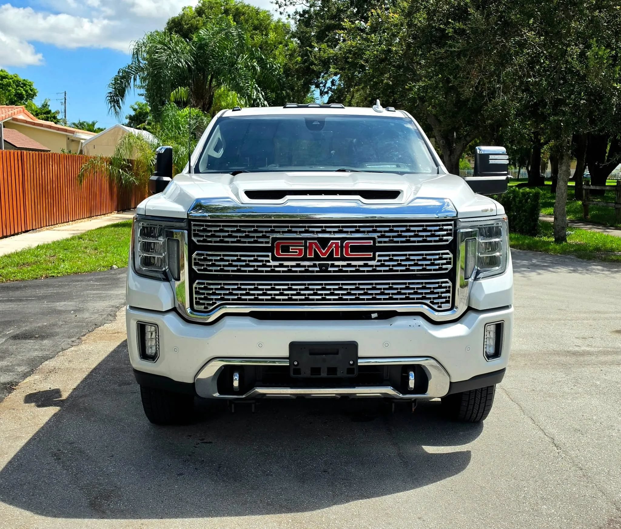 Used 2020 GMC Sierra 3500 Denali w/ Denali Ultimate Package AWD/4WD image 2