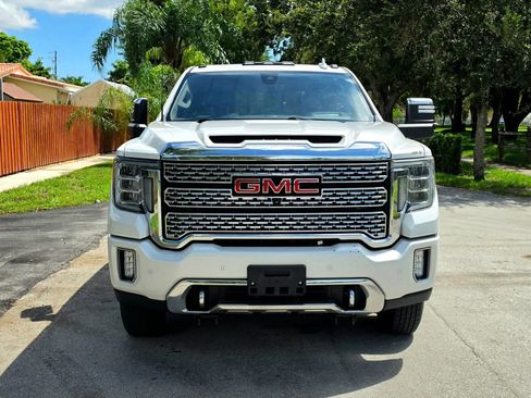 Used 2020 GMC Sierra 3500 Denali w/ Denali Ultimate Package AWD/4WD image 2