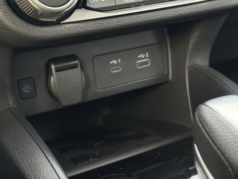 New 2025 Nissan Versa SR w/ Trunk Package image 27