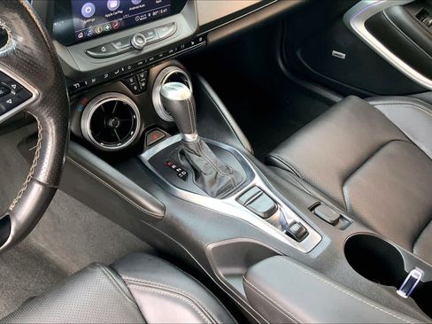Used 2022 Chevrolet Camaro LT RWD image 15