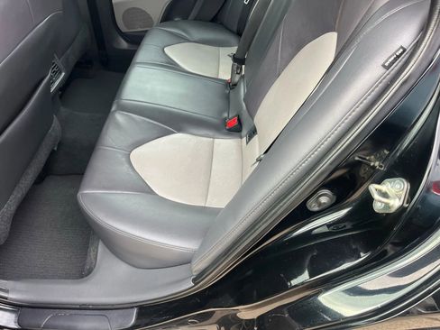 Used 2020 Toyota Camry XLE image 13