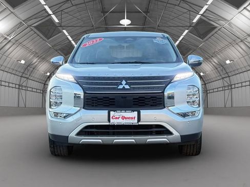Used 2022 Mitsubishi Outlander SE FWD image 2