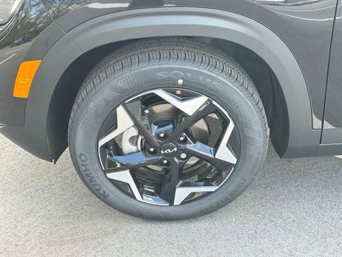 New 2026 Kia Seltos S FWD image 9