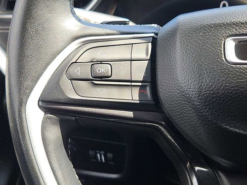 Used 2022 Jeep Grand Cherokee Laredo w/ Luxury Tech Group I AWD/4WD image 26