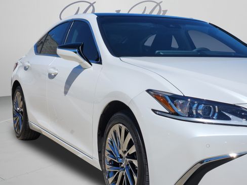 Used 2024 Lexus ES 350 w/ Technology Package FWD image 40
