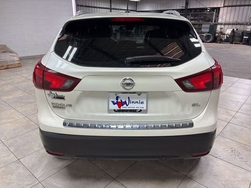 Used 2019 Nissan Rogue Sport SL w/ Premium Package image 9