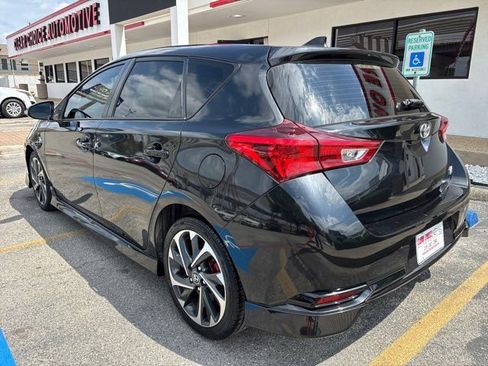 Used 2018 Toyota Corolla iM image 3