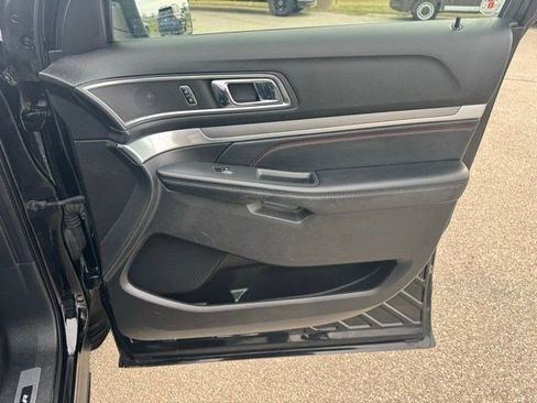 Used 2017 Ford Explorer Sport image 38