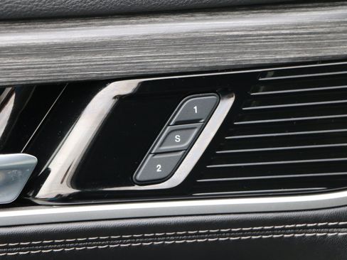Used 2023 Jeep Wagoneer Series II w/ Premium Group I AWD/4WD image 18