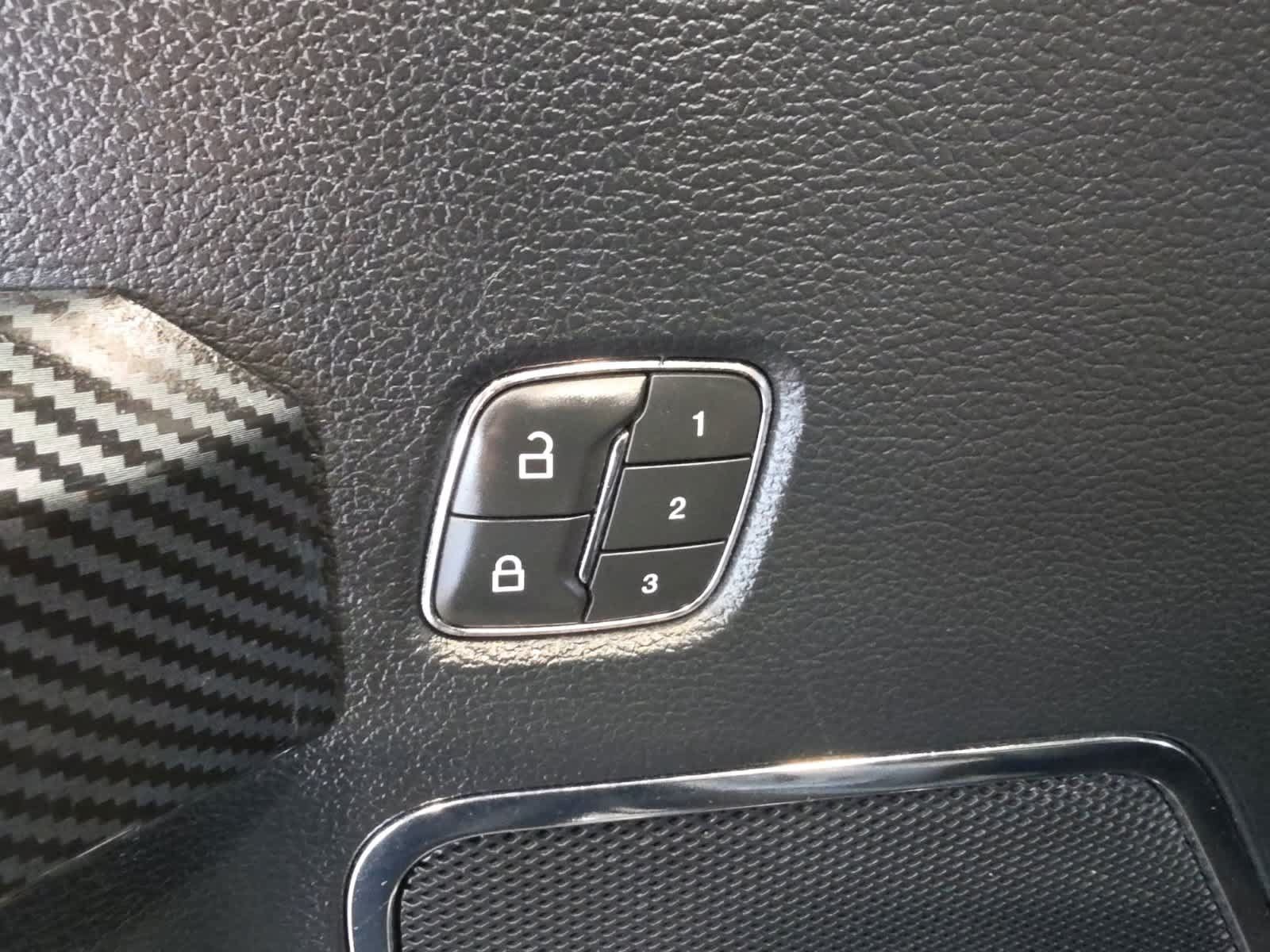 Used 2019 Ford F150 Lariat w/ Equipment Group 502A Luxury AWD/4WD image 20