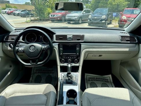 Used 2019 Volkswagen Passat 2.0T Wolfsburg FWD image 21