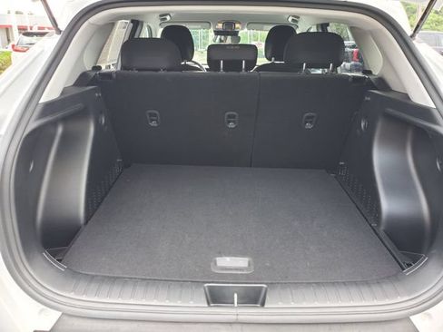 Used 2025 Hyundai Kona SEL AWD/4WD image 6