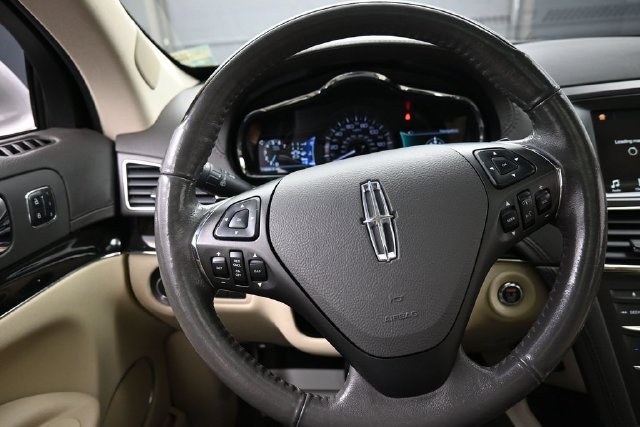 Used 2019 Lincoln MKT AWD image 8
