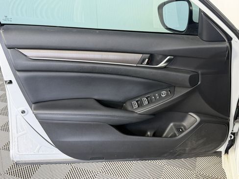 Used 2021 Honda Accord LX image 12