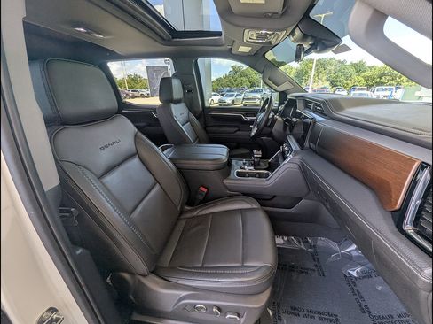 Used 2024 GMC Sierra 1500 Denali AWD/4WD image 24