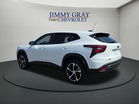 New 2026 Chevrolet Trax RS w/ Sunroof Package FWD image 3