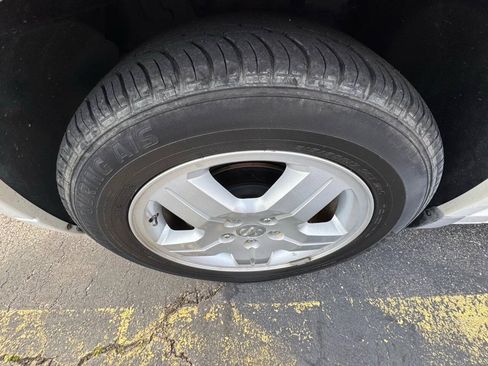 Used 2009 Dodge Caliber SXT FWD image 24