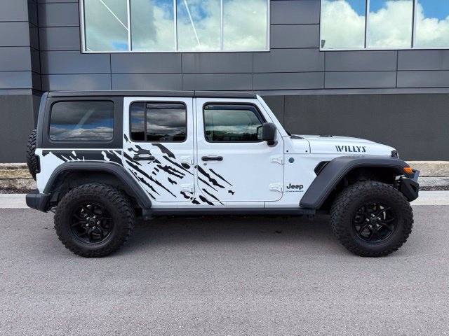 Used 2024 Jeep Wrangler Unlimited AWD/4WD image 2