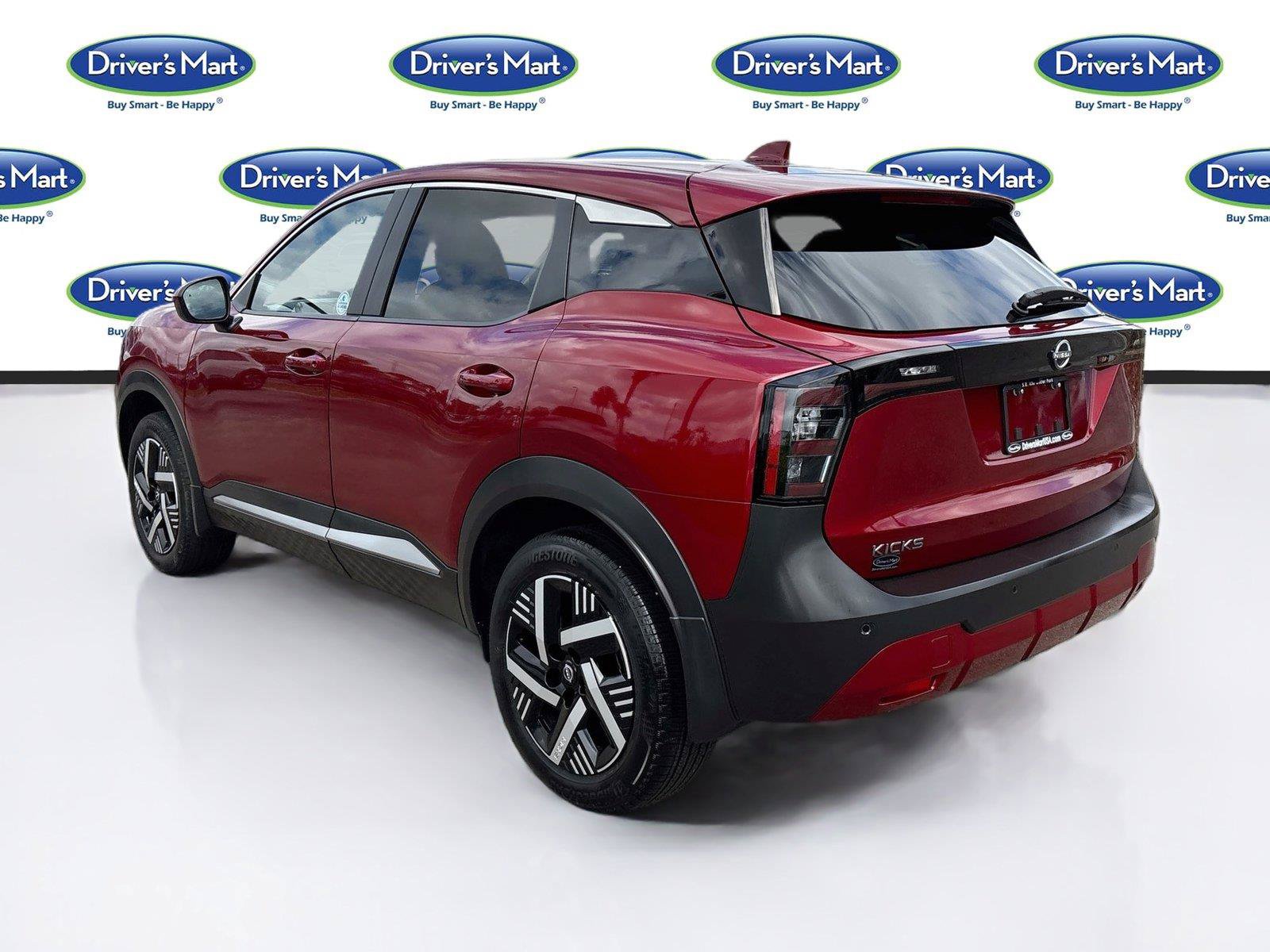 Used 2025 Nissan Kicks SV FWD image 5