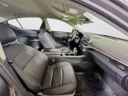 Used 2023 Nissan Altima 2.5 SV FWD image 25