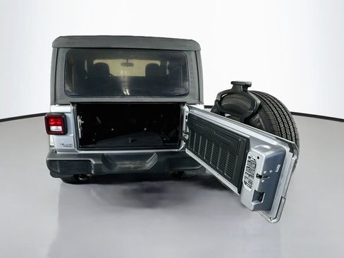 Used 2018 Jeep Wrangler Sport AWD/4WD image 27