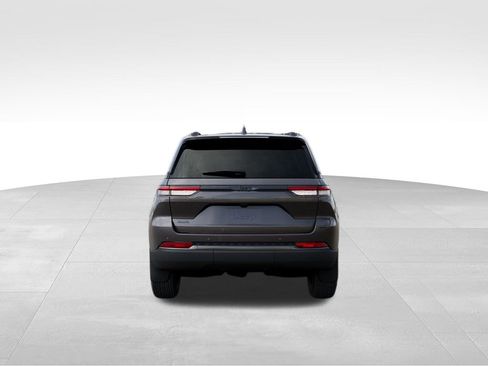 New 2026 Jeep Grand Cherokee Laredo image 7