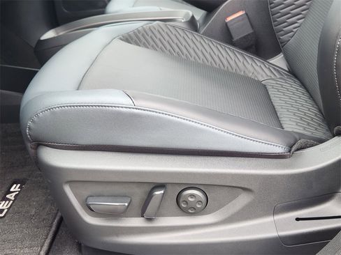 New 2026 Nissan Leaf Platinum+ image 18