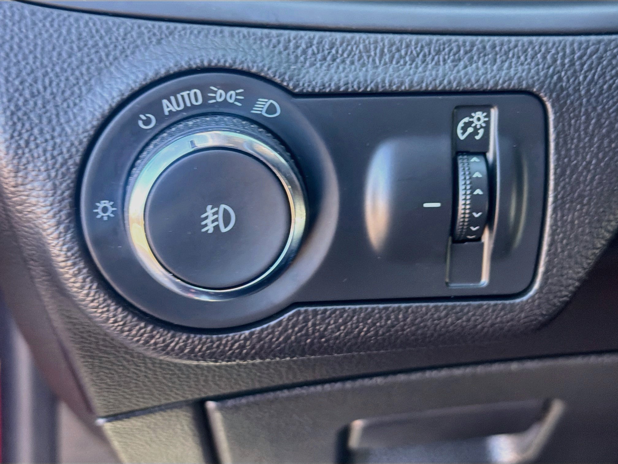 Used 2020 Buick Envision Premium AWD/4WD image 16