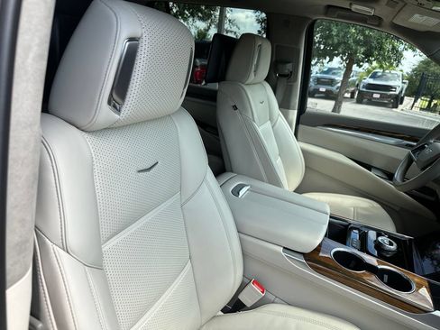 Certified 2025 Cadillac Escalade Sport Platinum w/ LPO, ONYX Package RWD image 39