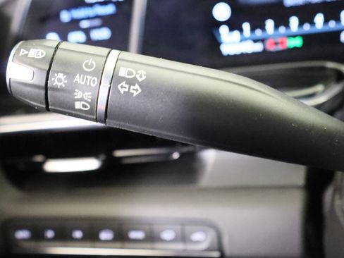 Used 2021 Cadillac Escalade ESV Sport w/ Driver Assist Tech Package image 31