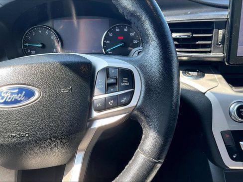 Used 2022 Ford Explorer XLT w/ Equipment Group 202A AWD/4WD image 19