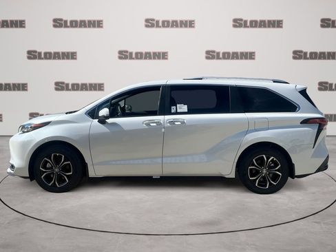 New 2026 Toyota Sienna Platinum image 2