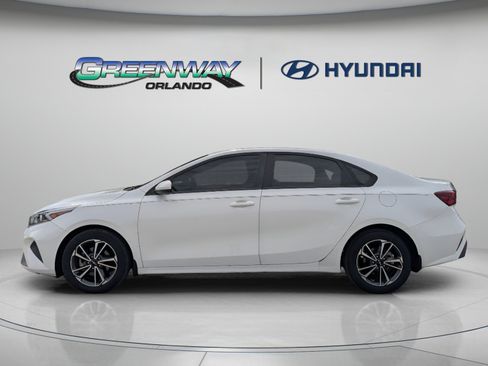Used 2023 Kia Forte LXS FWD image 5