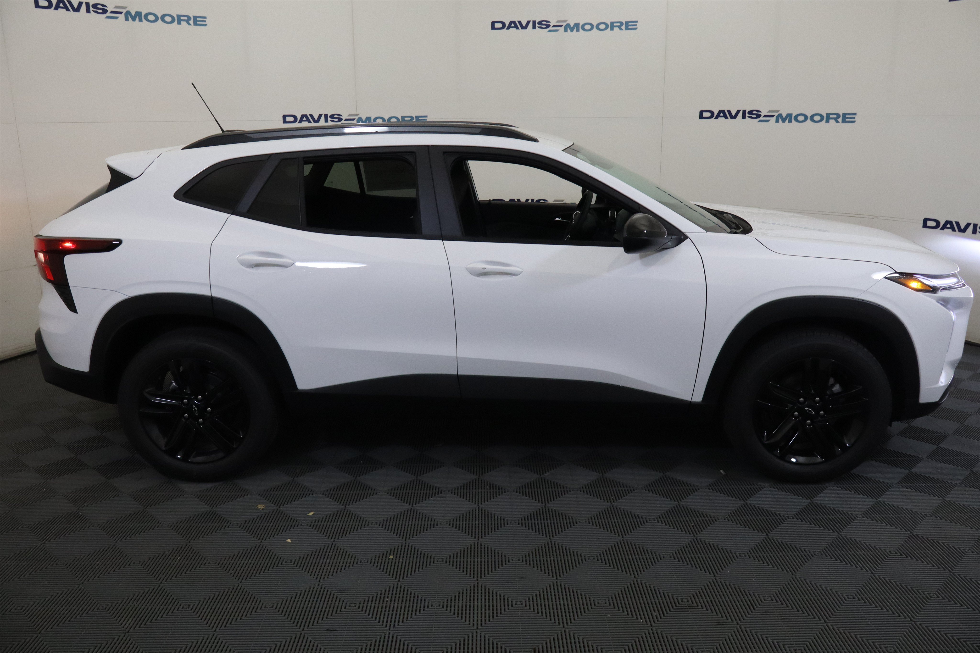 New 2026 Chevrolet Trax ACTIV w/ Driver Confidence Package FWD image 5