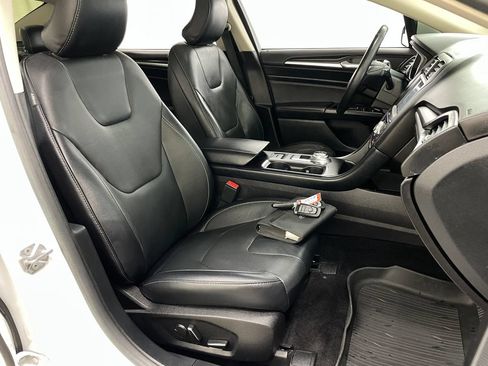 Used 2017 Ford Fusion Titanium FWD image 40