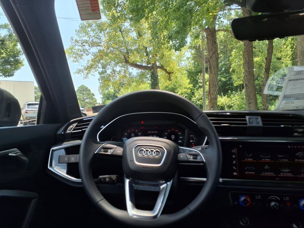 Used 2025 Audi Q3 2.0T Premium AWD/4WD image 9