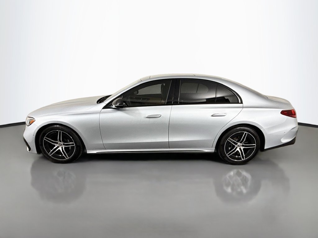 Used 2024 Mercedes-Benz E 450 4MATIC Sedan w/ Multicontour Seating Package image 4