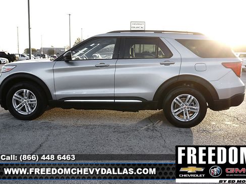 Used 2024 Ford Explorer XLT w/ Equipment Group 202A image 4