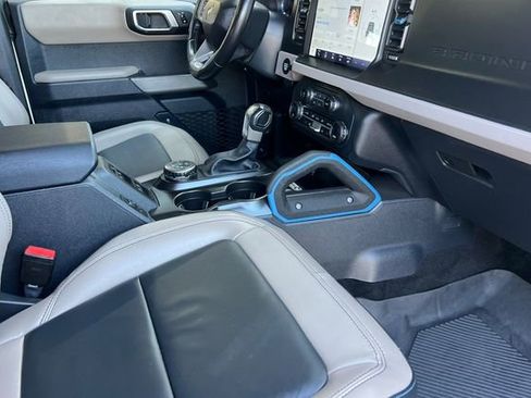 Used 2023 Ford Bronco Wildtrak image 14
