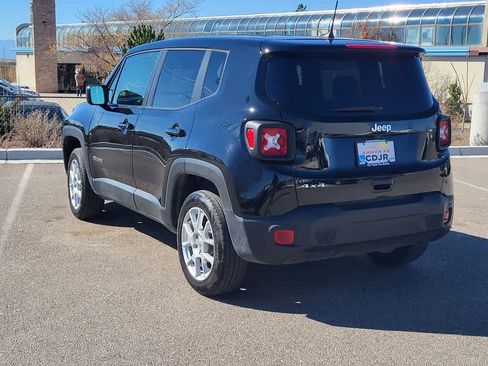 Used 2023 Jeep Renegade Latitude AWD/4WD image 7