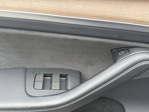 Used 2023 Tesla Model Y AWD image 24