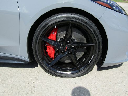 Used 2025 Chevrolet Corvette E-Ray w/ Stealth Interior Trim Package AWD/4WD image 23