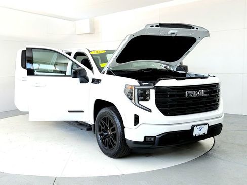Used 2025 GMC Sierra 1500 Elevation AWD/4WD image 9