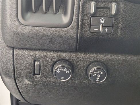 Used 2022 Chevrolet Colorado ZR2 image 15
